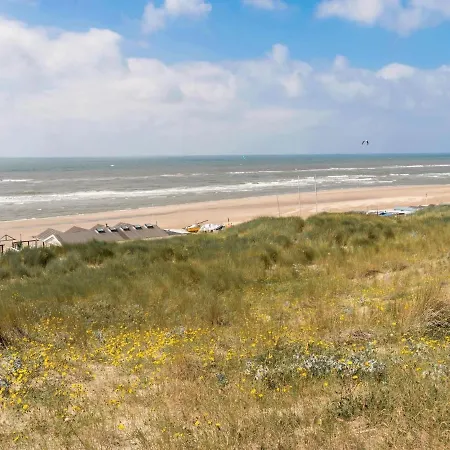 Holiday home Comfortable Cottage By The Beach In Egmond Rinnegom